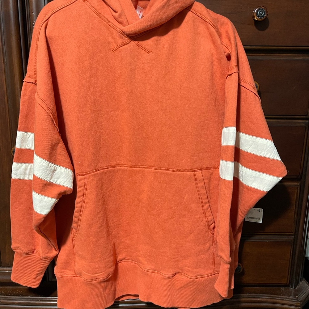 NWT- Free People At My Best Chenille Logo
Hoodie Size - Small - Picture 2 of 9